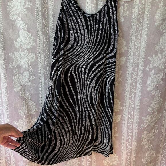 Jostar Vintage Women's Black and White Dress - Picture 3 of 5